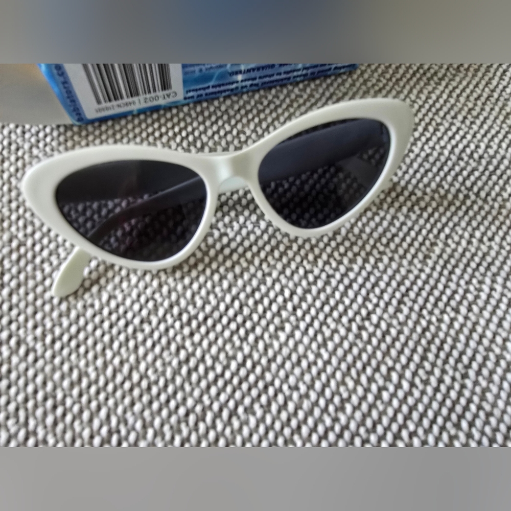 White Cay Eye Babiator Sunglasses Ages 3-5 - Picture 7 of 7